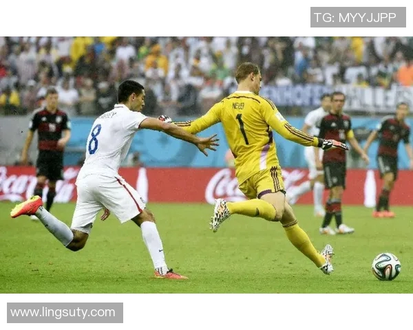 重庆足球队防守反击战术分析与成败得失探讨